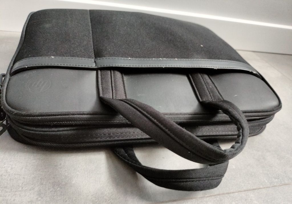 Torba na laptopa HP Essential Case Lekka Nylonowa 16,1"