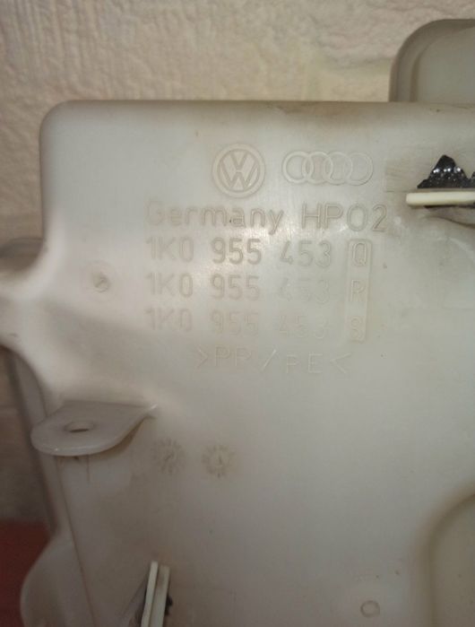Бачок омивача для VW.
