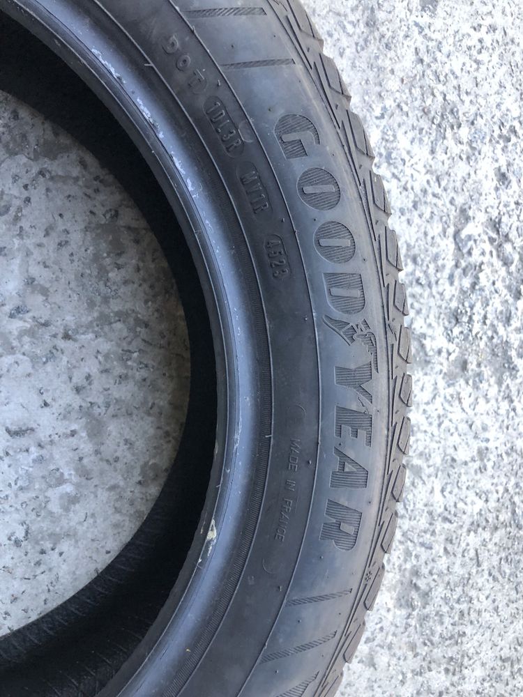 215/55/17 goodyear vector4season