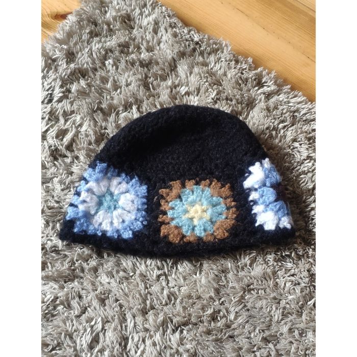 Czapka dla dziewczynki handmade zrobiona na drutach