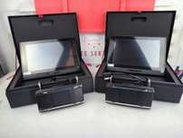 Audi OE Zestaw 2 TABLETy 2 UCHWYTy ENTERTAINMENT RSE III 4M0051700F