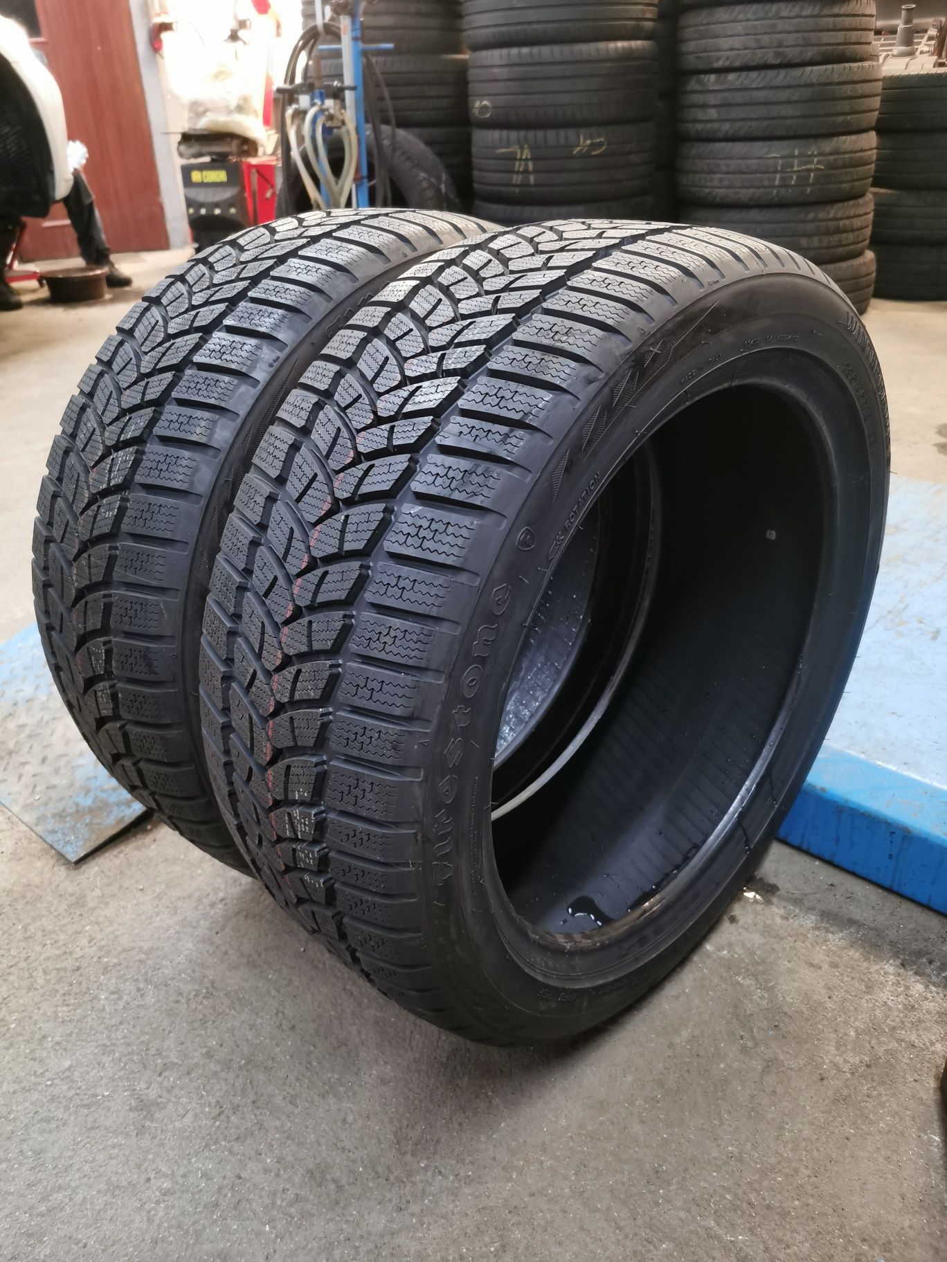 Para opon 235/45R18 98V Firestone Winterhawk 3 WYPRZEDAŻ MAGAZYNU.