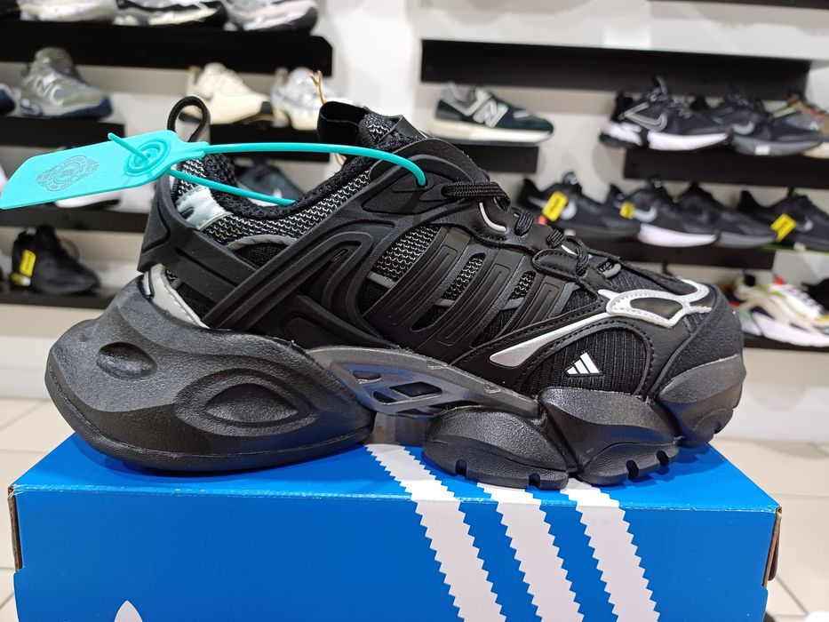 Кросівки Adidas Vento XLG