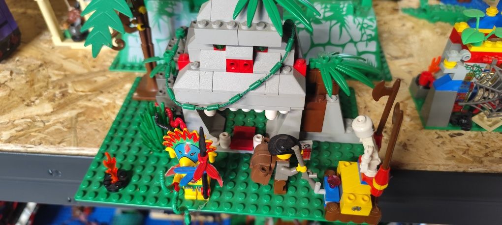 LEGO 5976 Adventurers Jungle River Expedition