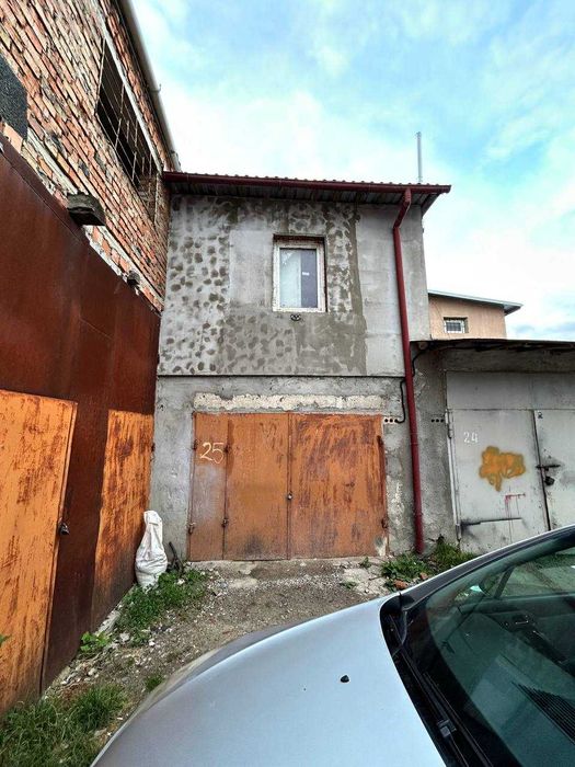 Продаж 2 поверхового гаражу центр міста