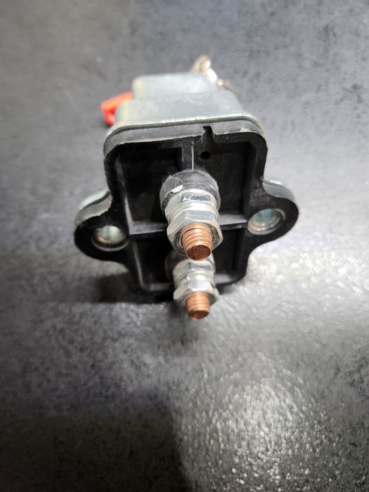 Wyłącznik akumulatora pradu hebel 12v24v 100a