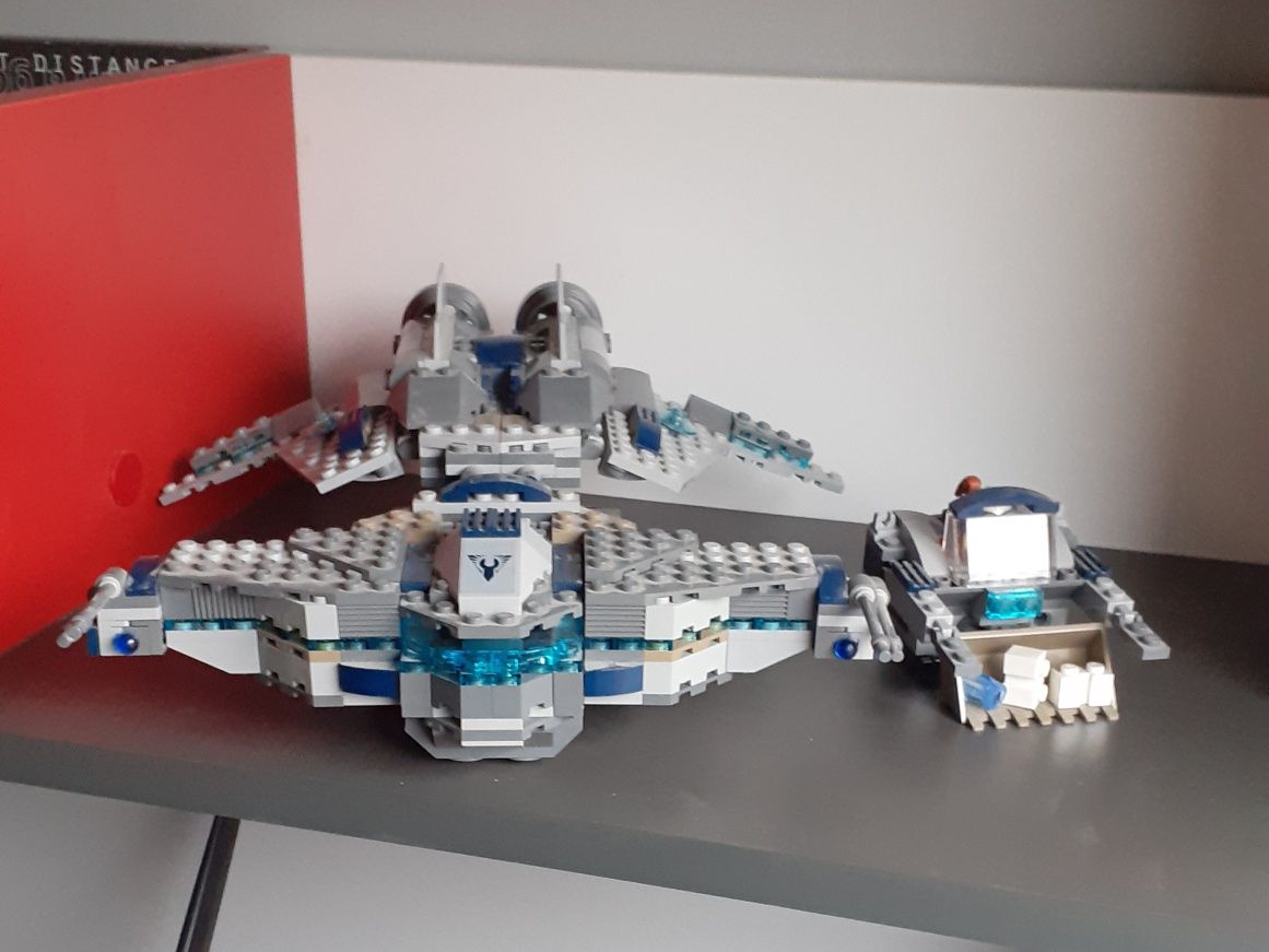 Zestaw LEGO Star Wars 75147 "Starscawenger" w bardzo dobrym stanie