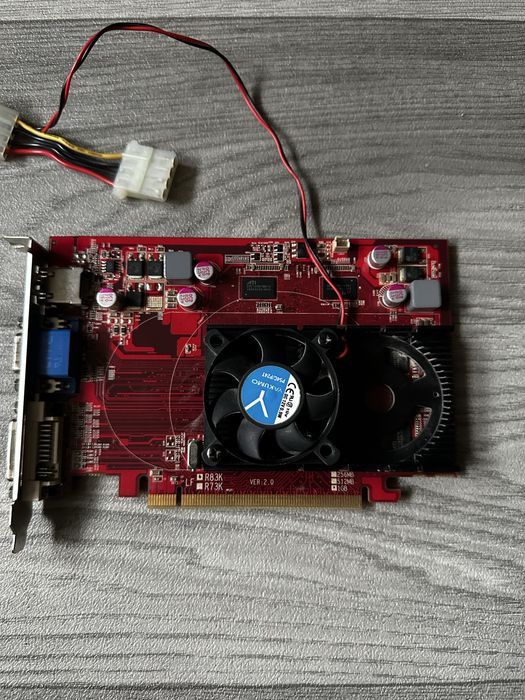 Radeon HD 5570 с 1 ГБ DDR3