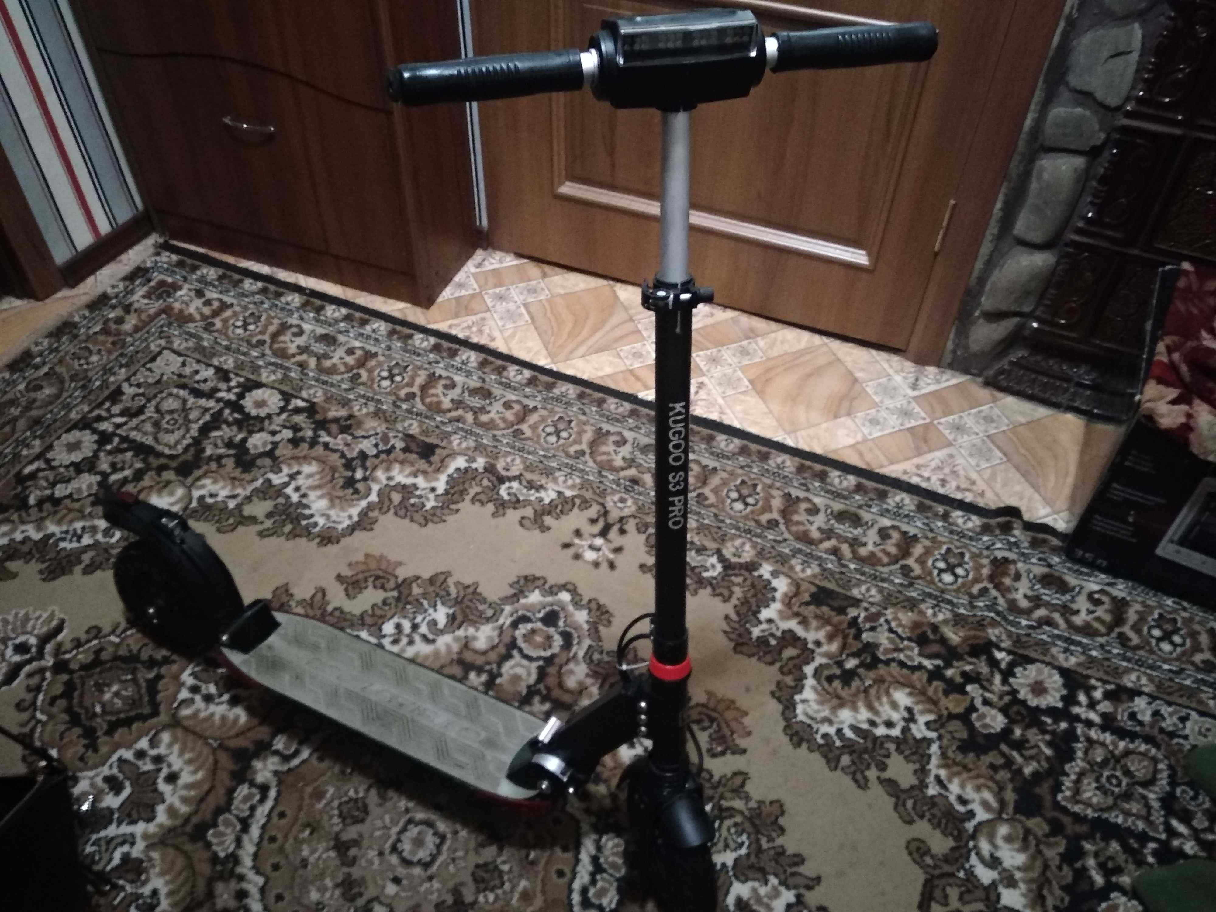 Продам електросамокат