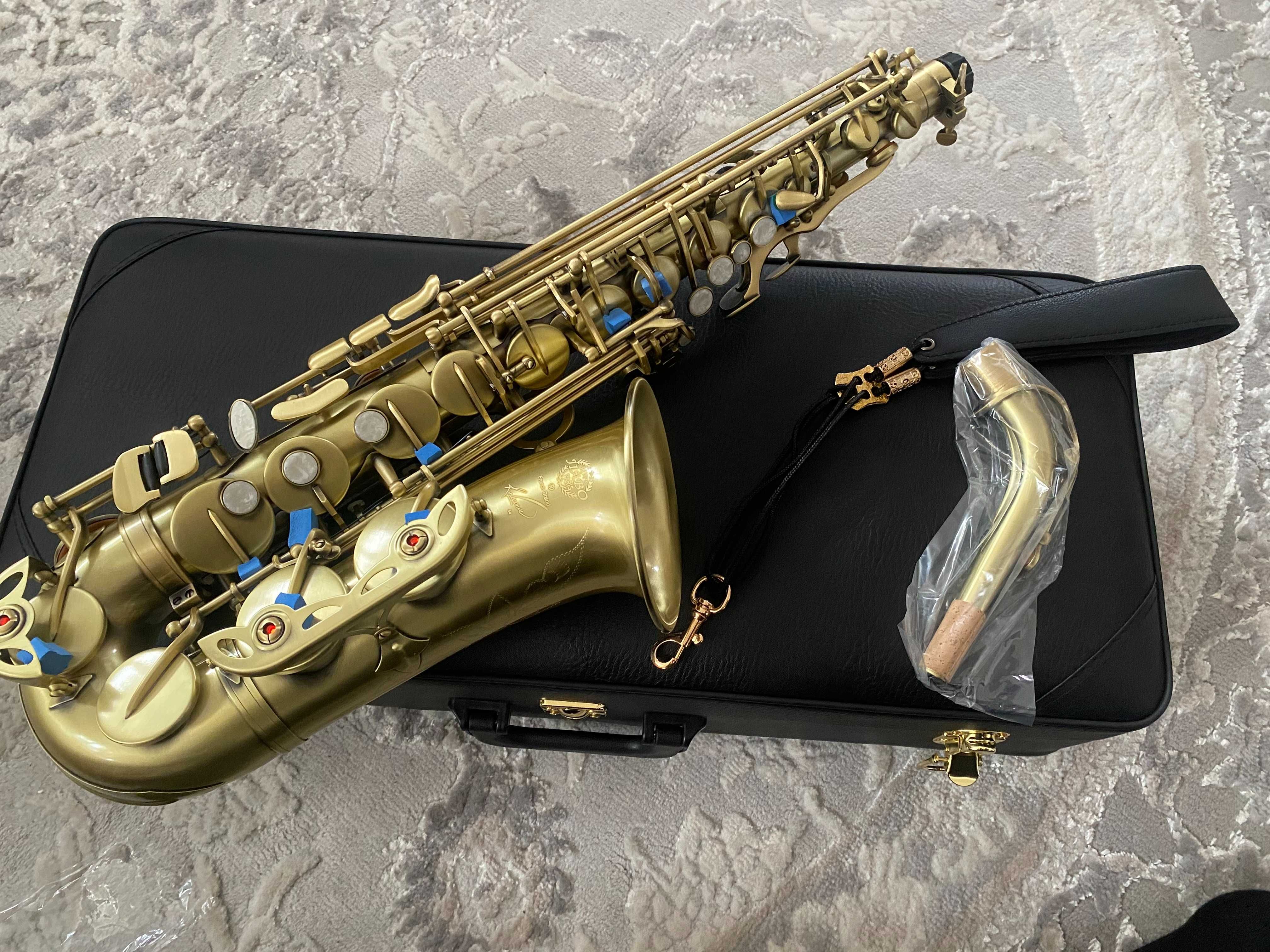 Продам новий саксофон Selmer