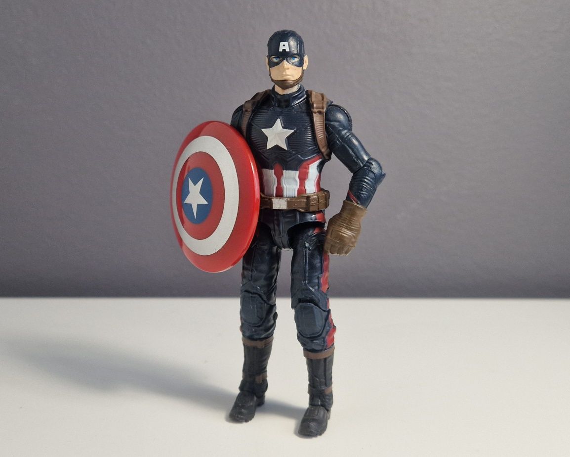 Marvel Legends Series Captain America and Motorcycle