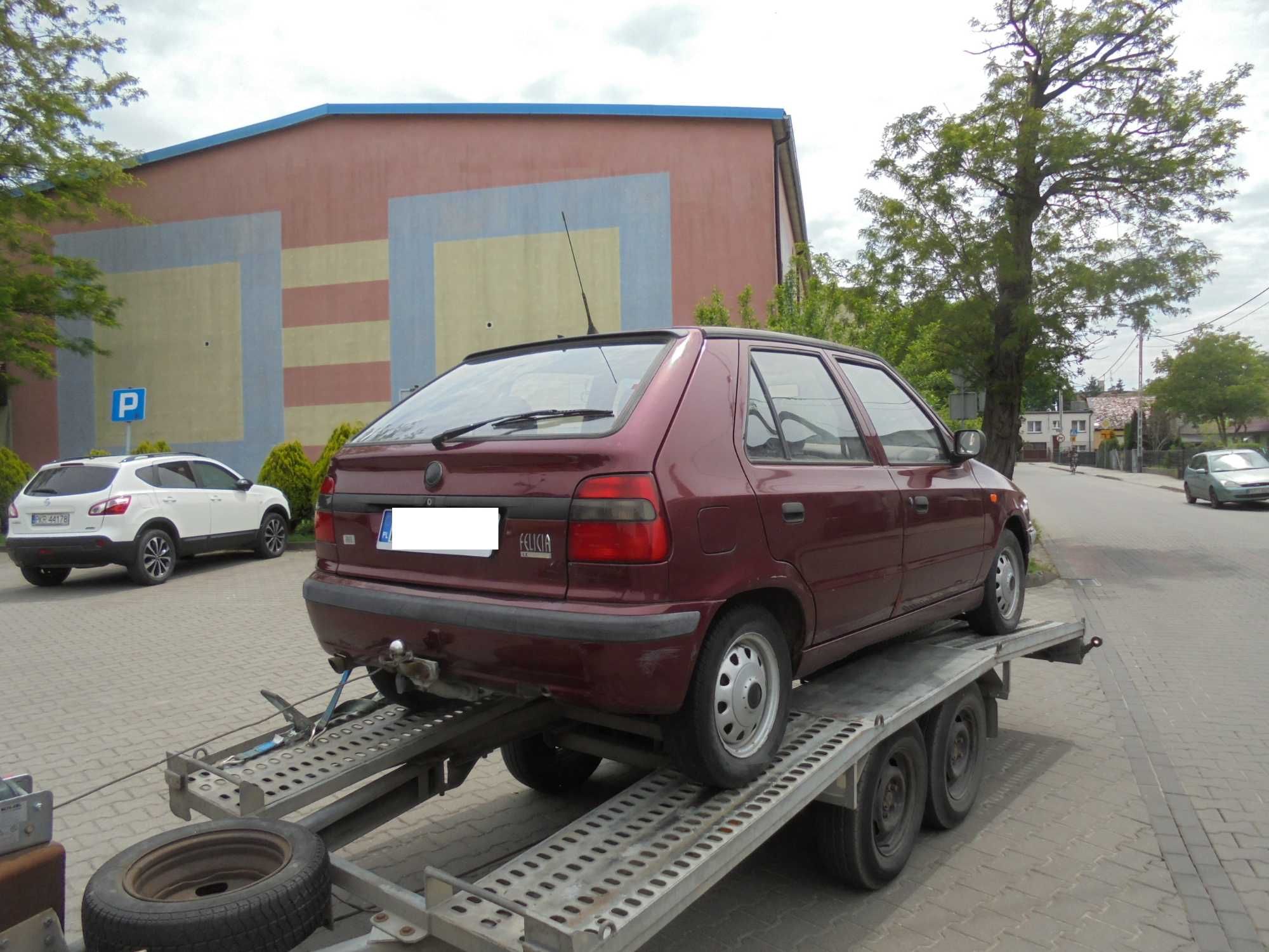 Skoda Felicia 1.3 benzyna kolor wiśniowy na części