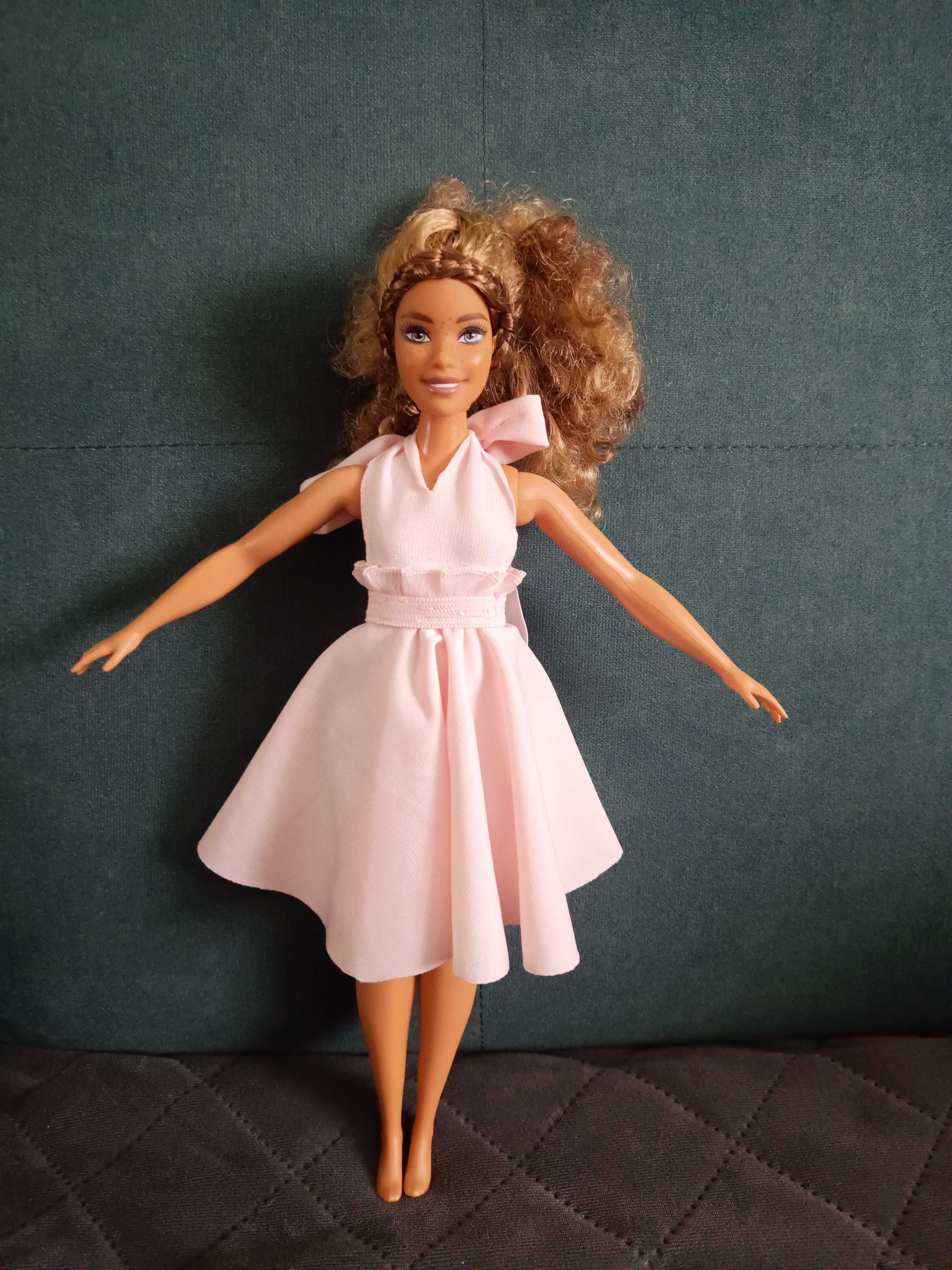 Lalka Barbie krągła