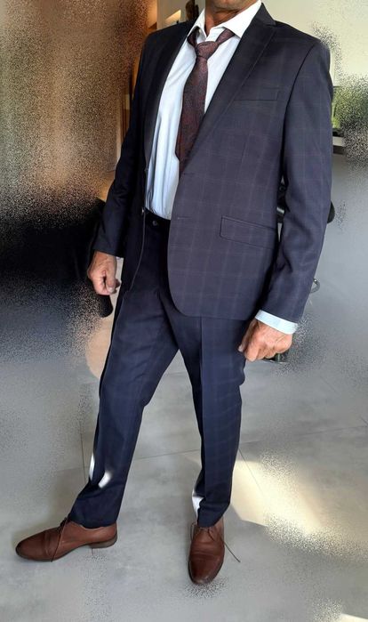 garnitur męski w kratę