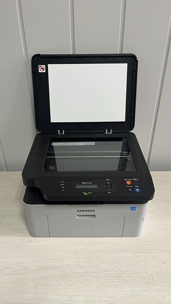 МФУ Samsung Xpress M2070W з Wi-Fi