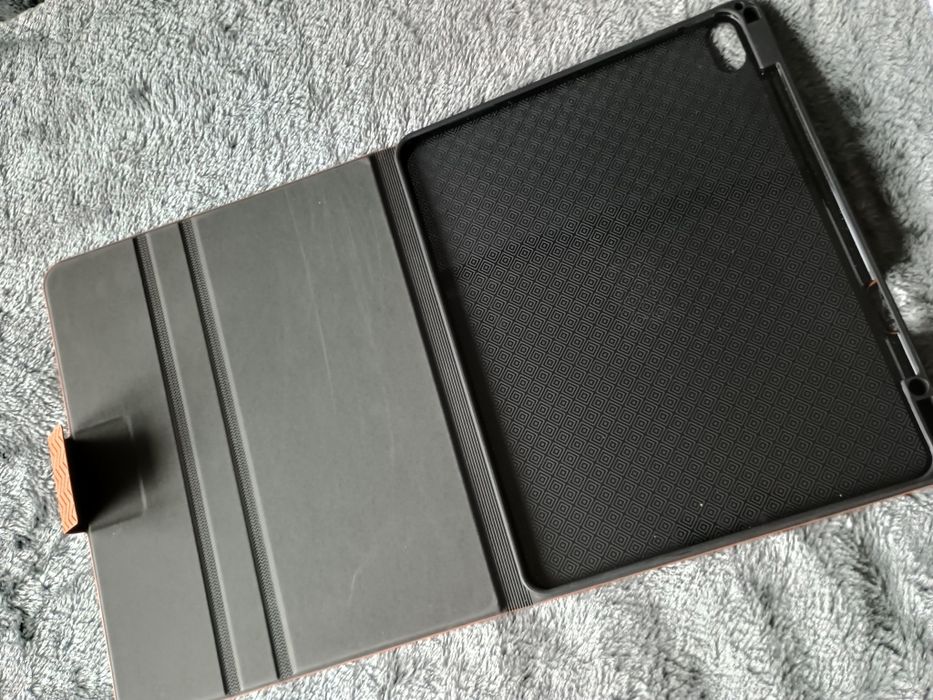 Etui na tablet iPad Air 13"