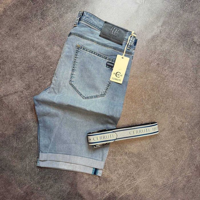 Чоловічі джинсові шорти (розмір-40)