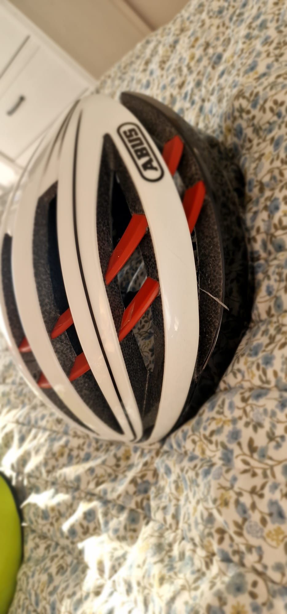 Kask kolarski Abus M