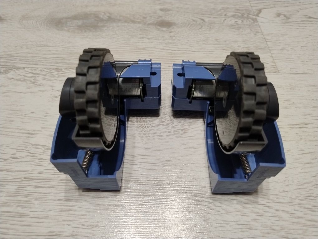 Moduł koła lewego ,L` + Moduł koła prawego ,R` Irobot Roomba 581