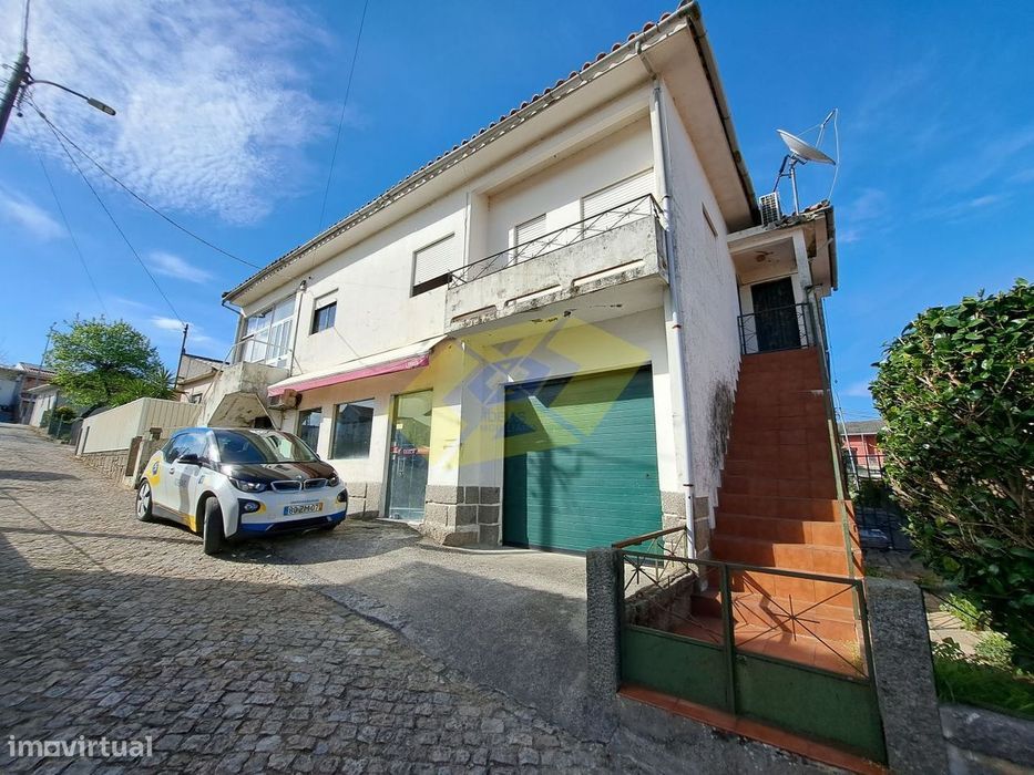 Moradia T3 + comércio em Várzea (Felgueiras)