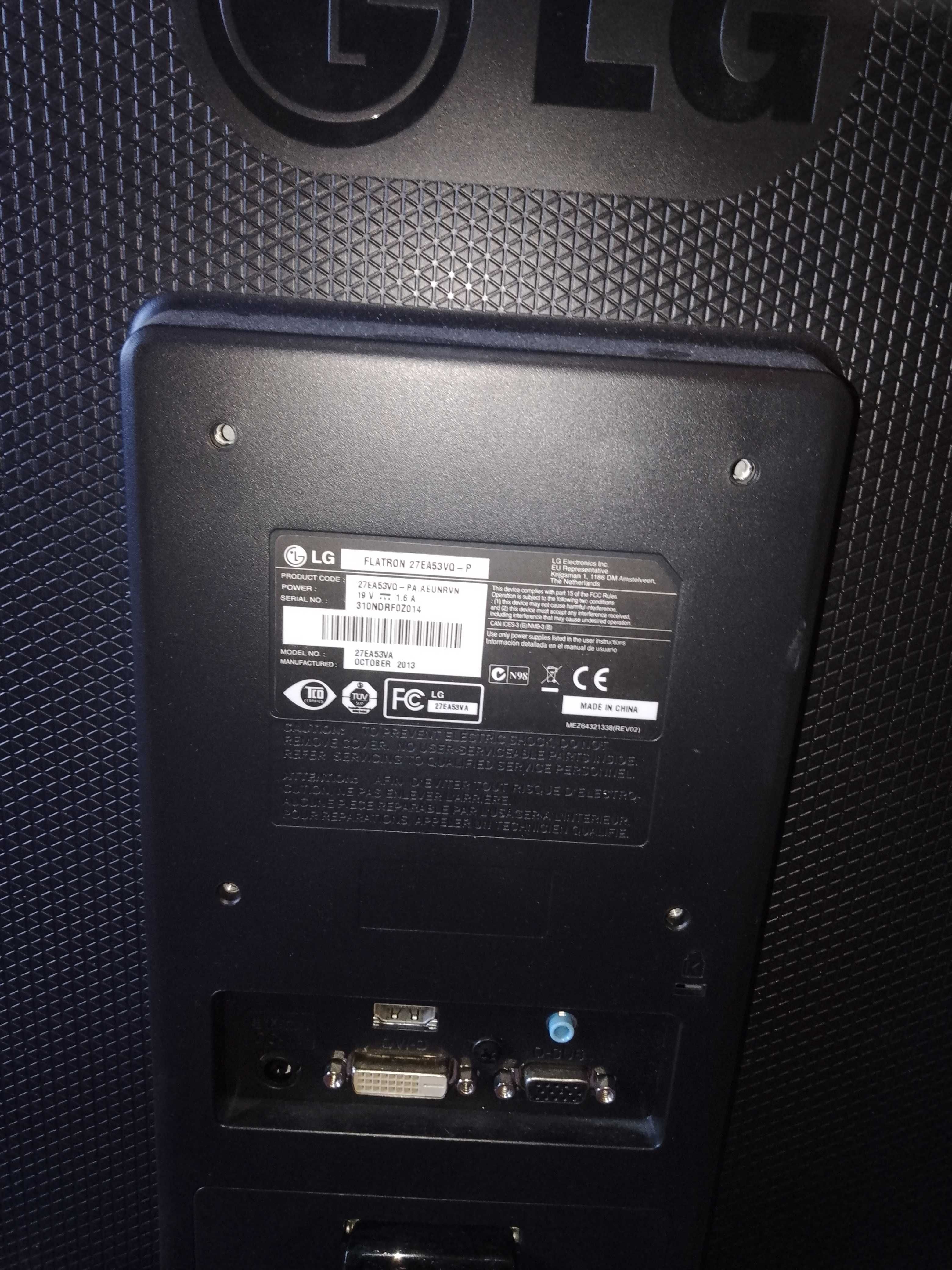 Komputer z monitorem