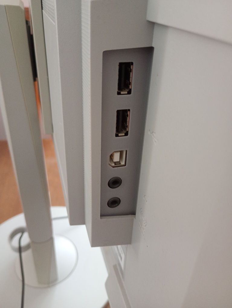 Komputer HP EliteDesk + Monitor EIZO 23 całe + dodatki