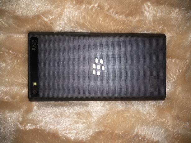 Смартфон blackberry str 100-1