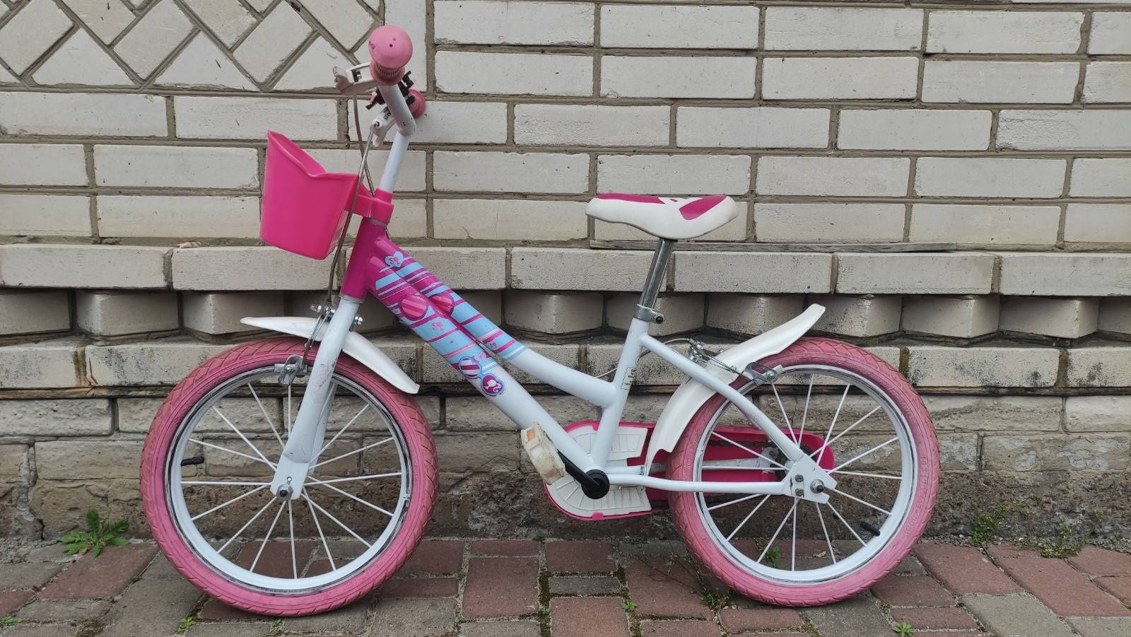 Продам детский велосипед 5-7 лет с колесиками