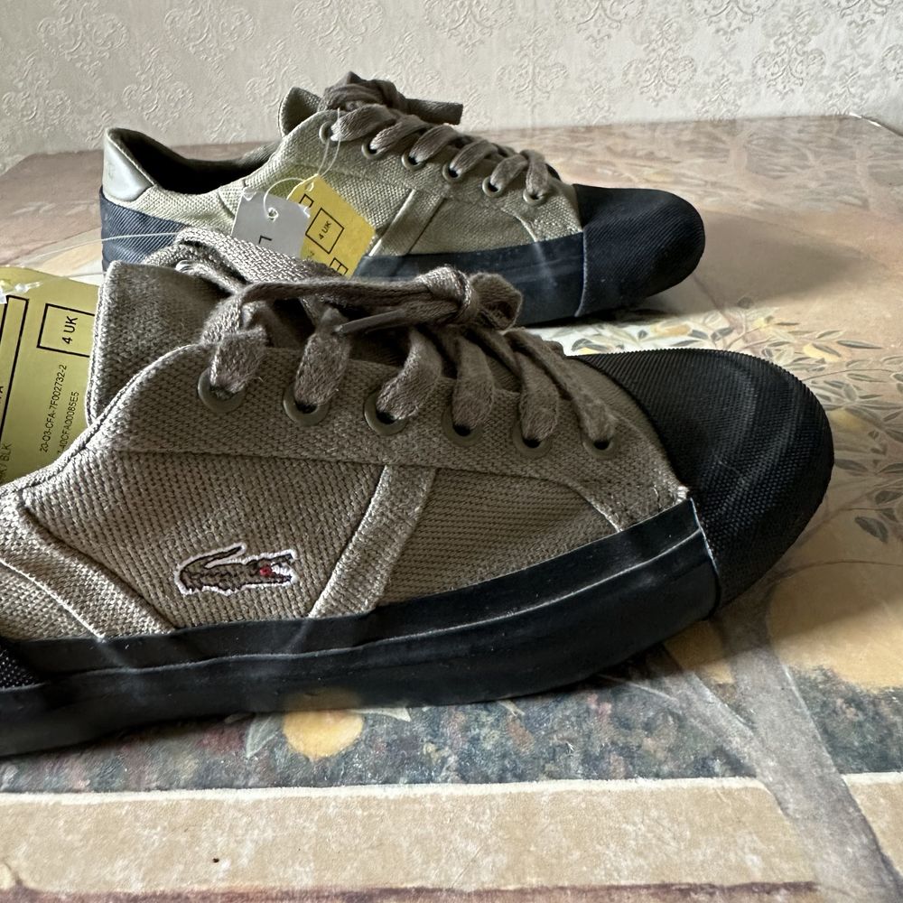 Lacoste.   Кеди  жіночі ( чоловічі) Розмір 37. Оригінал.