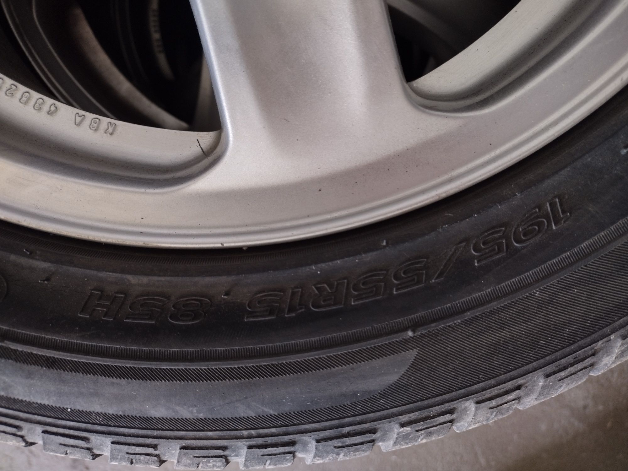 4x Alufelgi 15" ET38 oryginalne Skoda, opony letnie 195/55 R15 komplet