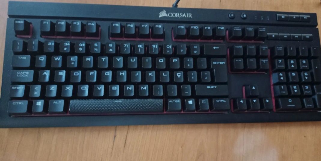 Teclado corsair k68