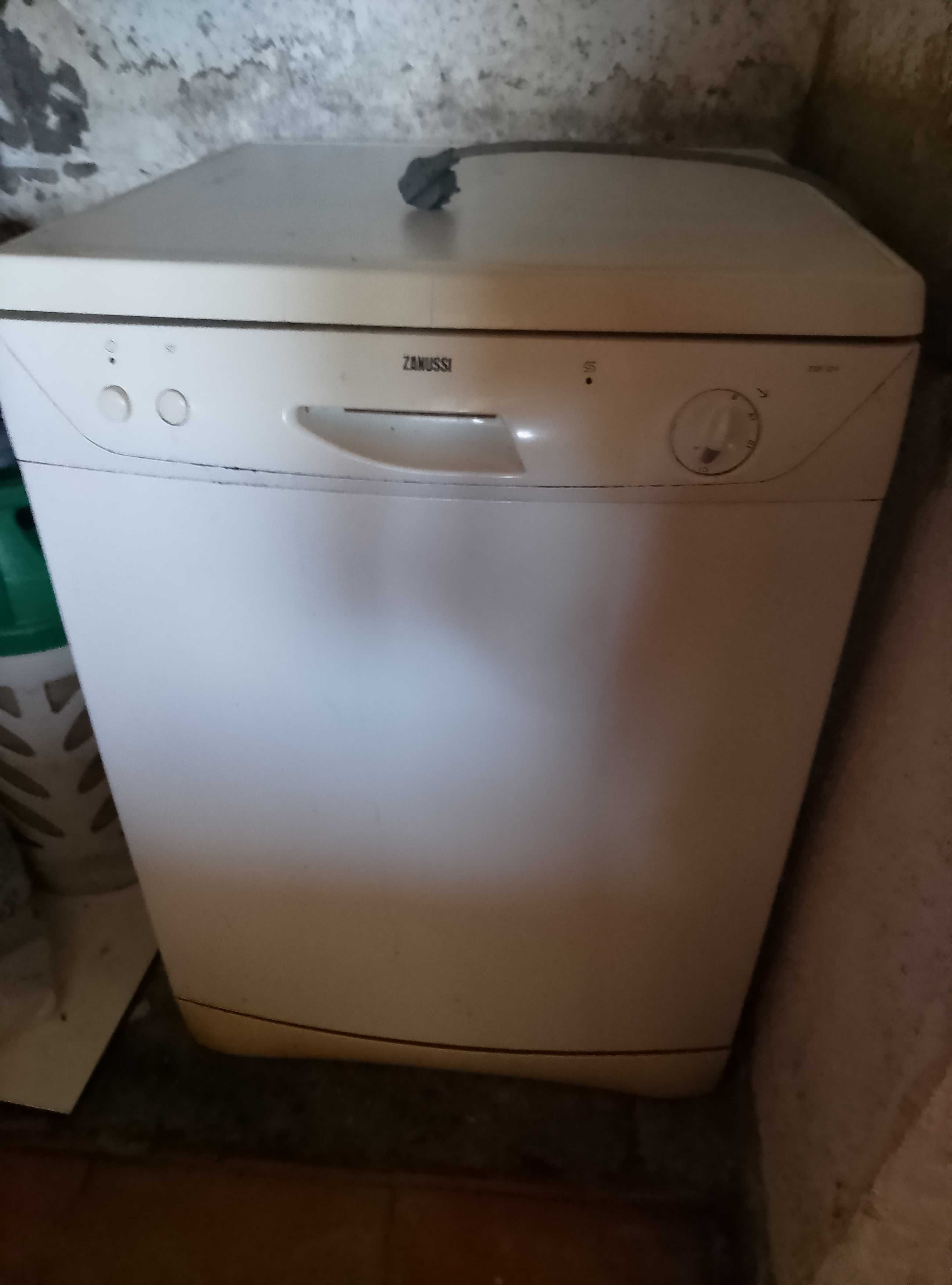 Maquina de lavar loiça e microondas