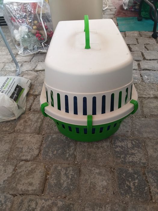 Transportadora de animais porte médio como nova  impecável.