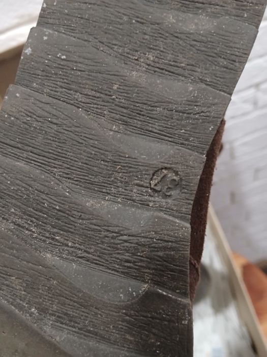 Продам тёплые угги 36-37р