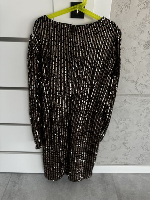 Sukienka z cekinami Solar r.M