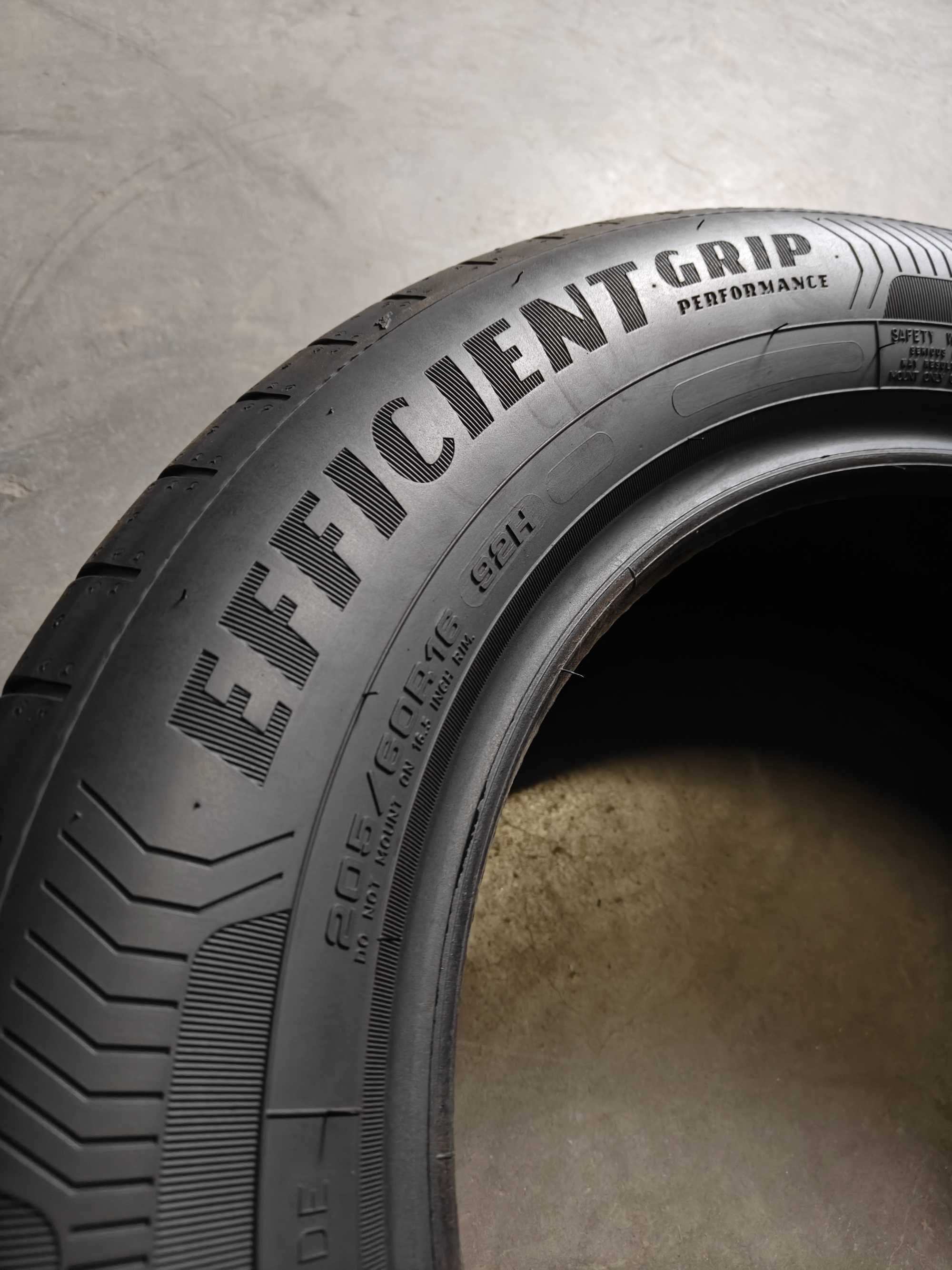 R16 205 60 шини літні преміум Goodyear Efficient Grip Performance