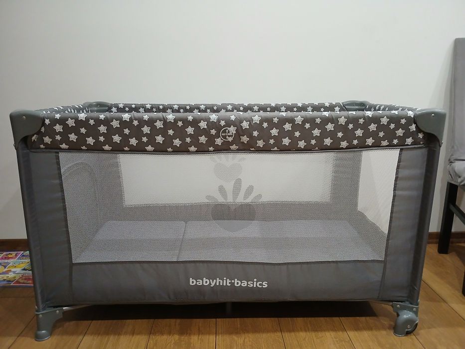 Łóżeczko turystyczne z materacem