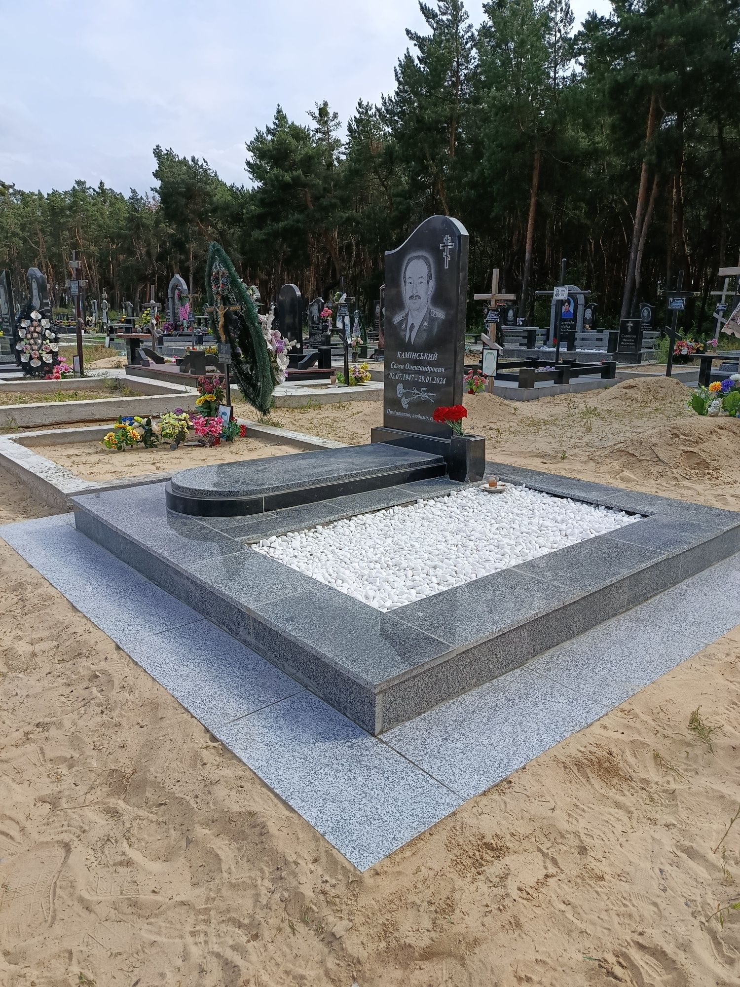 Пам'ятники з граніту