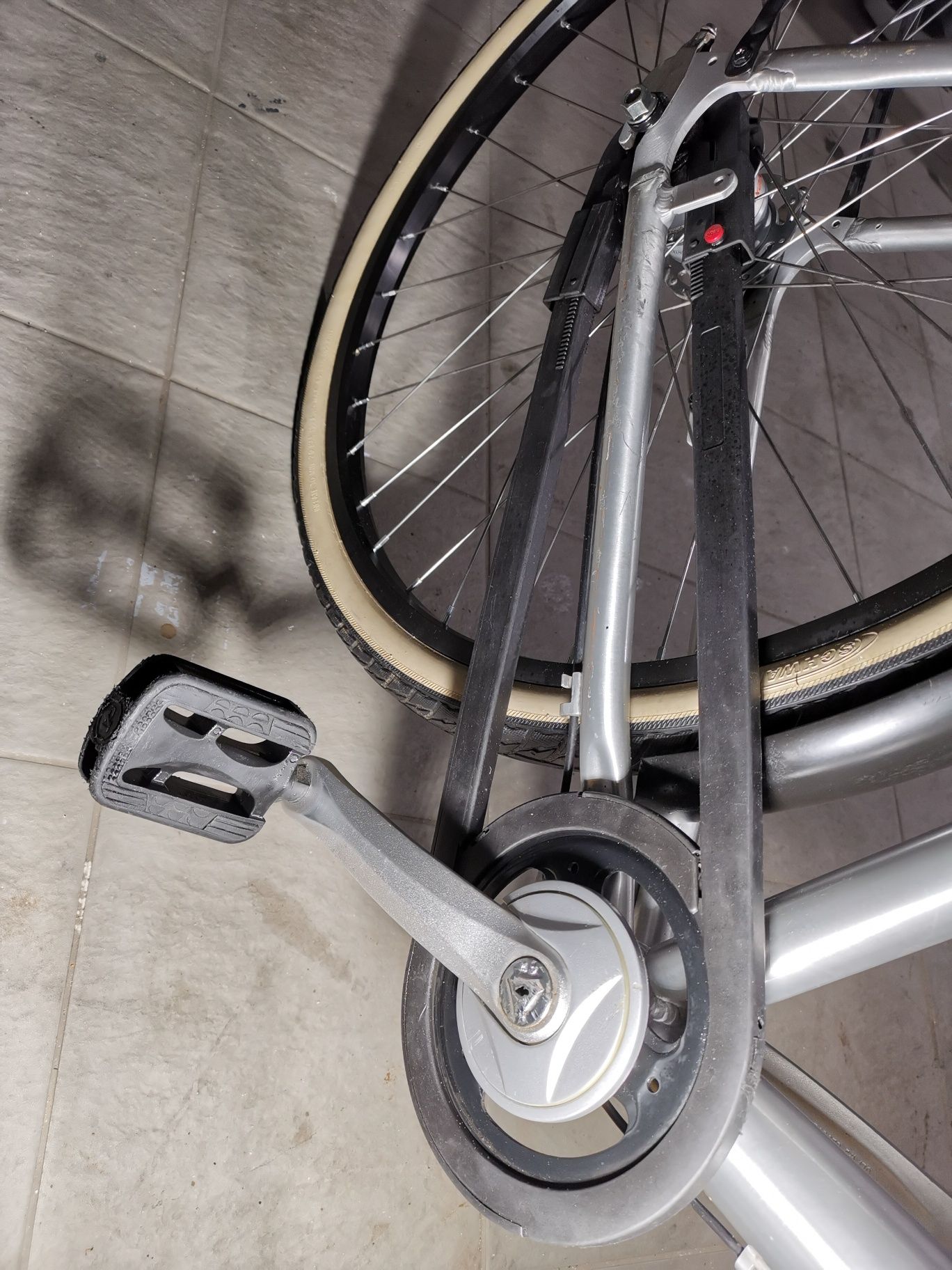 Rarytas, VANMOOF 5 z ABUS chain, 7 bieg., siodło i gripy BROOKS- 1400.