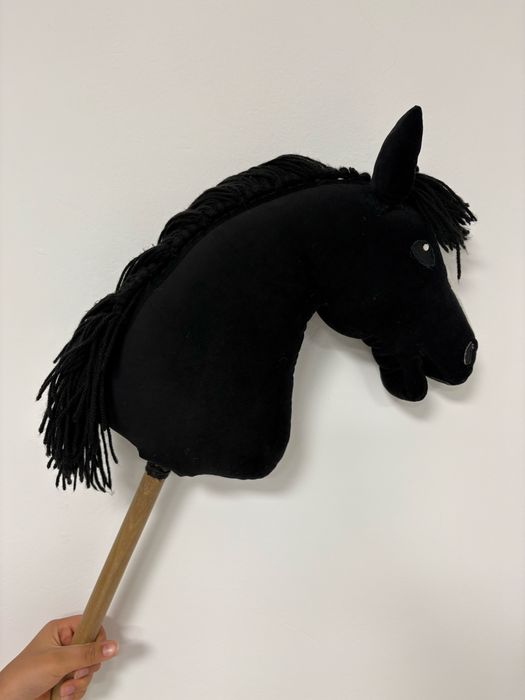 Hobby Horse czarny z białą plamką