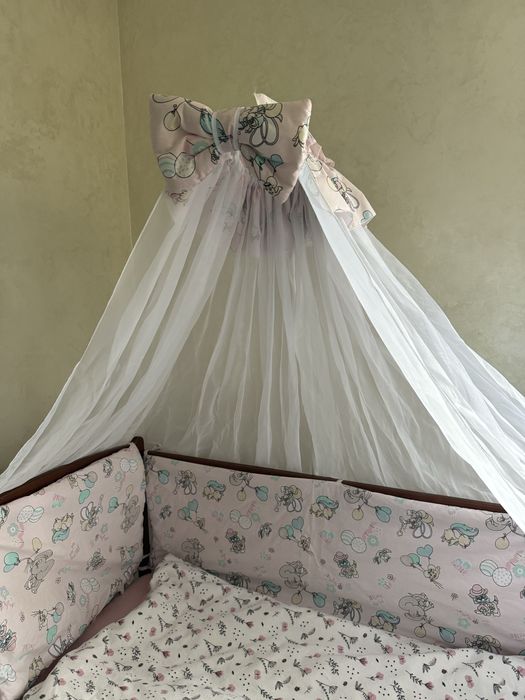 Бортики у ліжечко, балдахін, тримач для балдахіна, кишеня для дрібниць