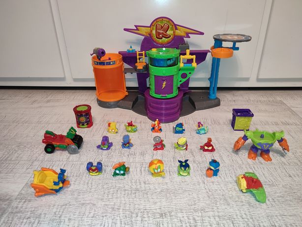 Super zings zestaw laboratorium profesora k + figurki + robot + auta