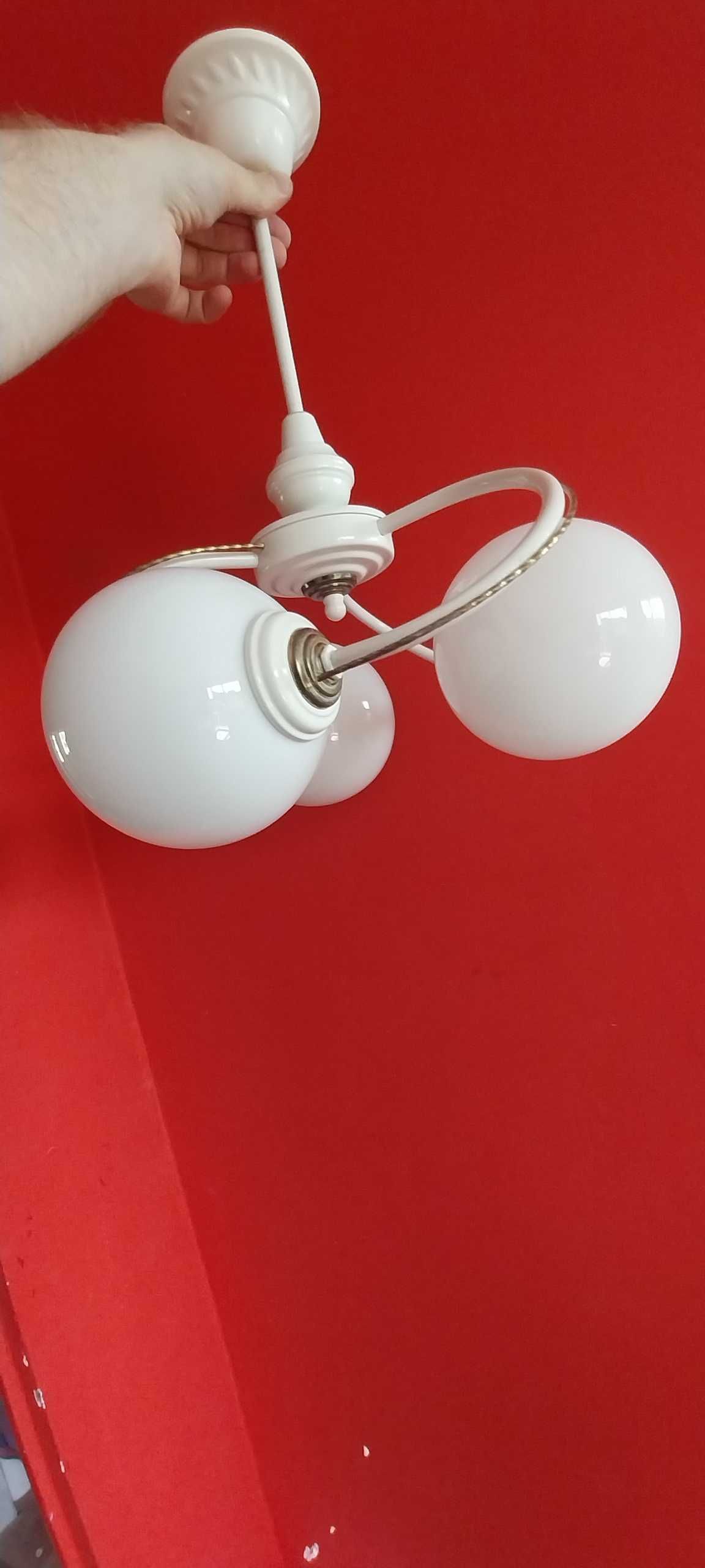 Wisząca lampa do pokoju