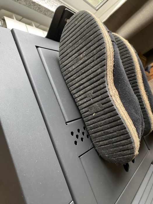 Venda 2 artigos, calçados em bom estado