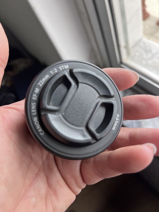 Canon EF-M 22mm f/2 STM