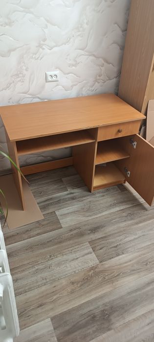 Стіл для навчання