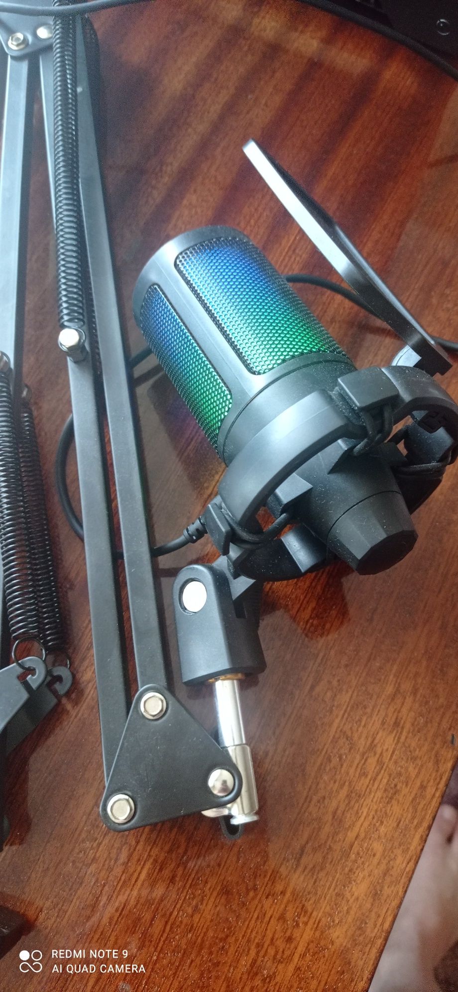 Студийный микрофон FIFINE A6V AMPLIGAME