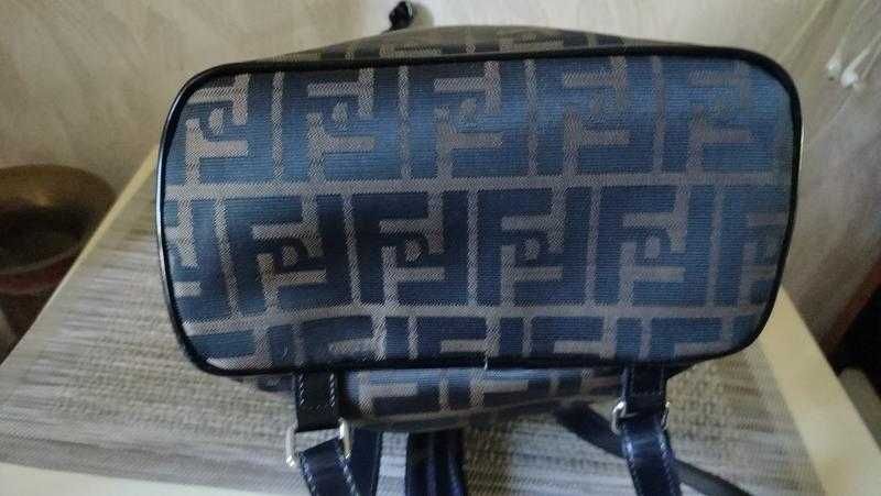 Оригінальний рюкзак у стилі Fendi