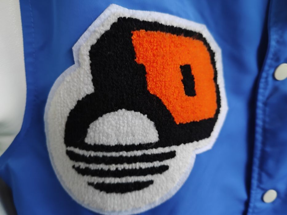 Новий бомбер від бренду zara з топовим дизайном y2k sk8 swag