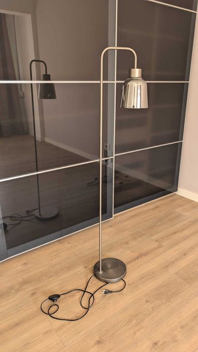 Candeeiro de pé alto Prata / Cromado / Cinza / Fumado - impecável